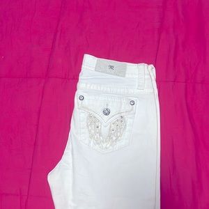 White miss me boot, cut jeans